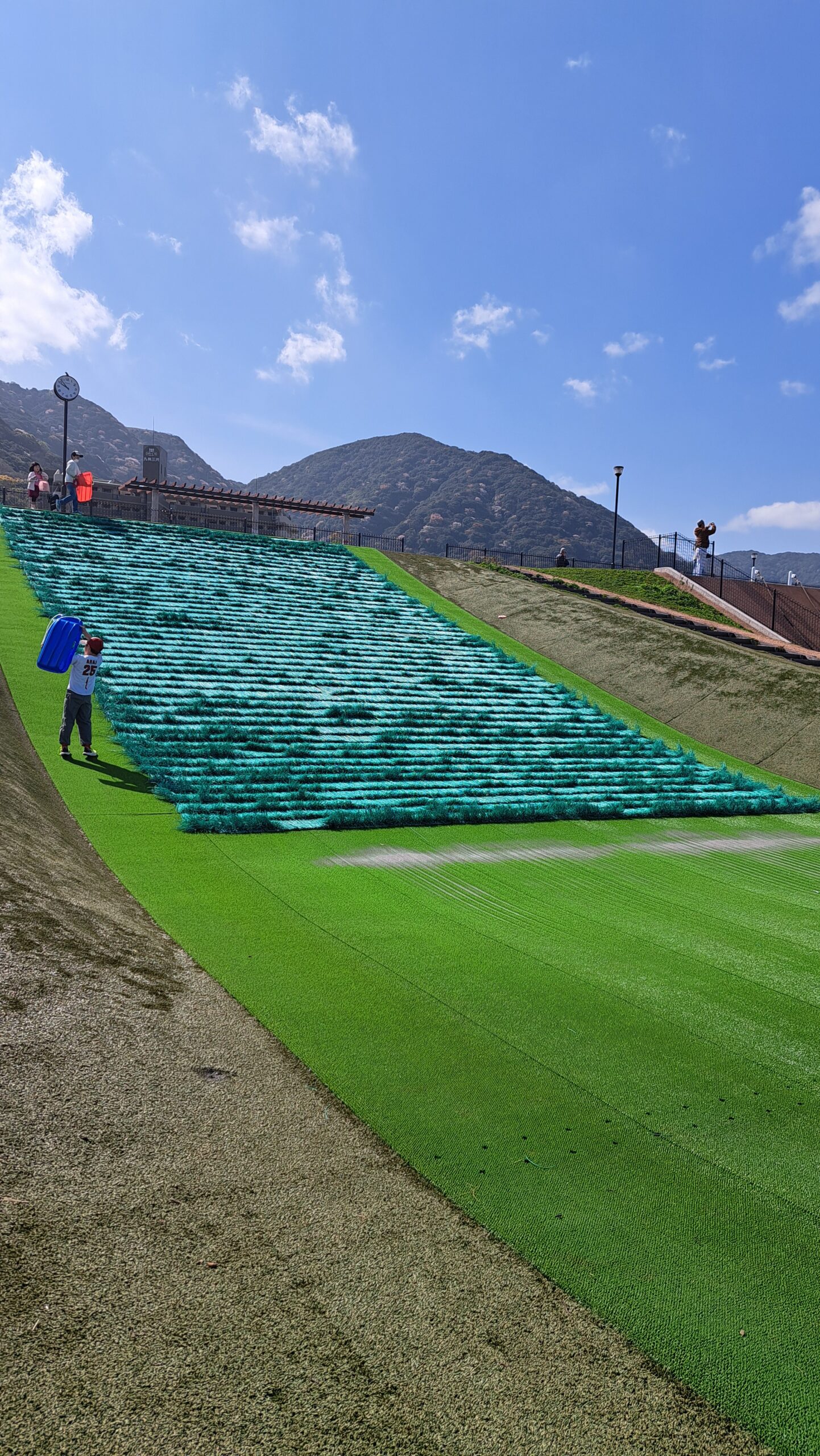 大里公園 草ソリ場