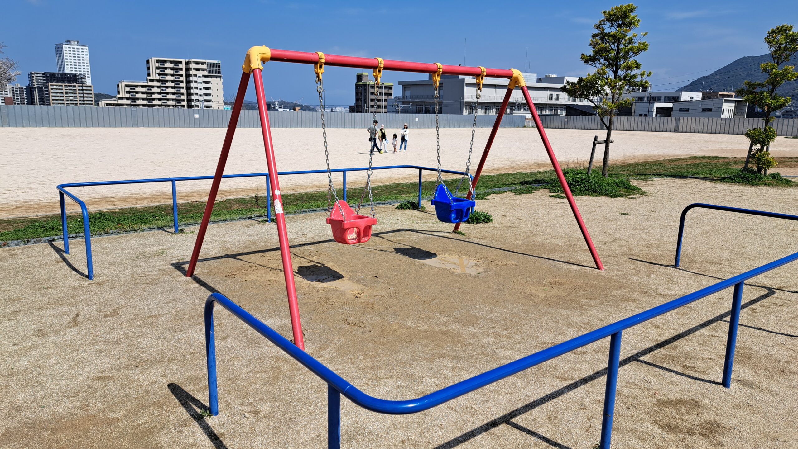 大里公園 幼児向けブランコ